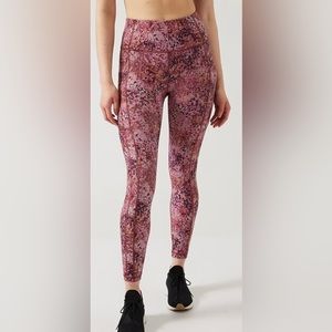 Athleta
Ultimate Stash 7/8 Tight-EUC